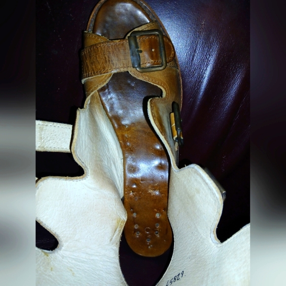 Freebird by Steve Madden brown Quail buckle heel open toe leather sandal heels 9 - Picture 12 of 12